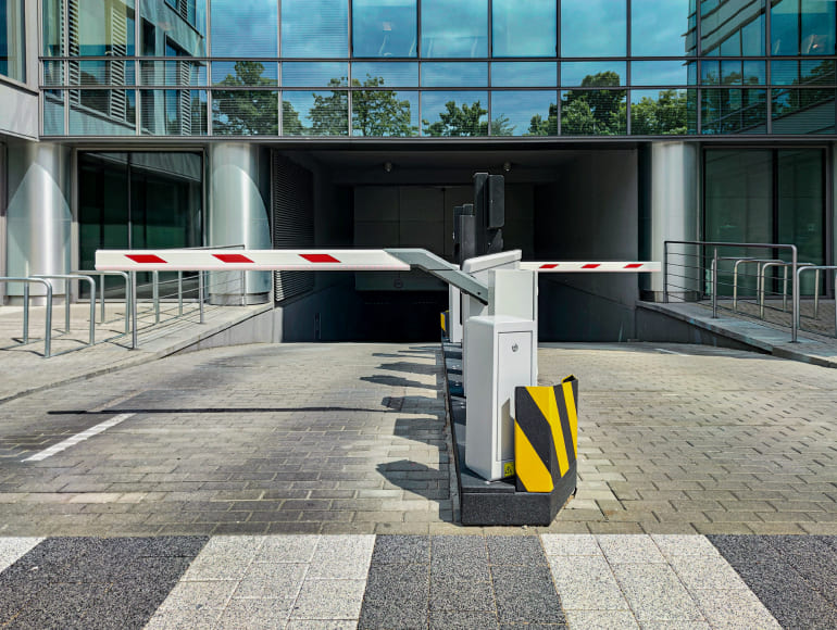 Imagen sobre Instalación y reparación de barreras automáticas en Badalona