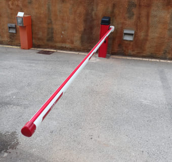 Imagen sobre Instalación y reparación de barreras automáticas en Badalona