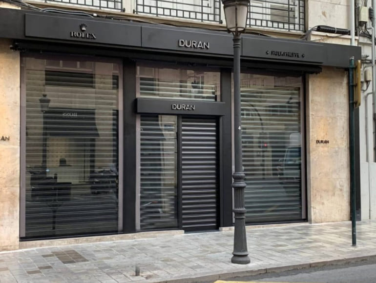 Imagen sobre Instalación y reparación persianas locales en Badalona