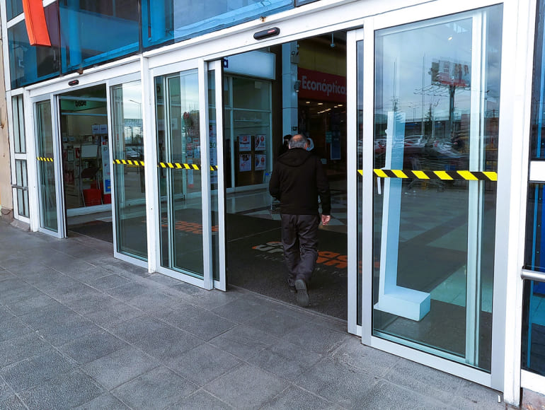 Imagen sobre Instalación y reparación de puertas automáticas en Badalona