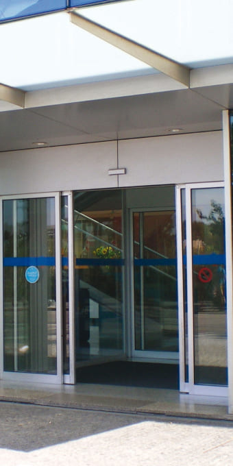 Imagen sobre Instalación y reparación de puertas automáticas en Badalona