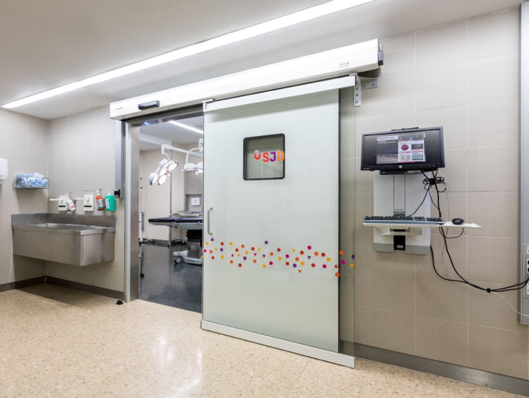 Imagen sobre Instalación y reparación de puertas automáticas en Badalona