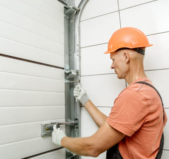 Imagen sobre Mantenimiento de puertas de garaje en Badalona