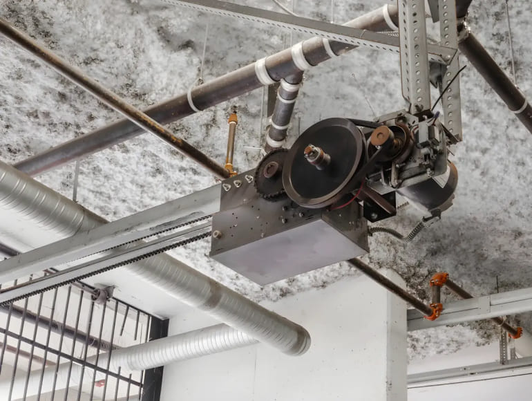 Imagen sobre Mantenimiento de puertas de Parking en Badalona