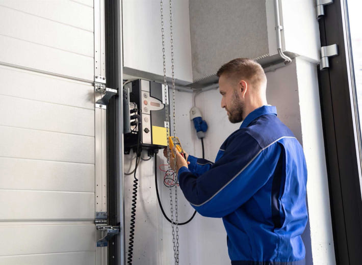 Imagen sobre Mantenimiento de puertas de garaje