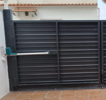 Imagen sobre Reparación de Puertas de Garaje en Badalona