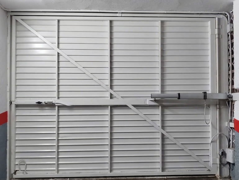 Imagen sobre Reparación de Puertas de Garaje en Badalona