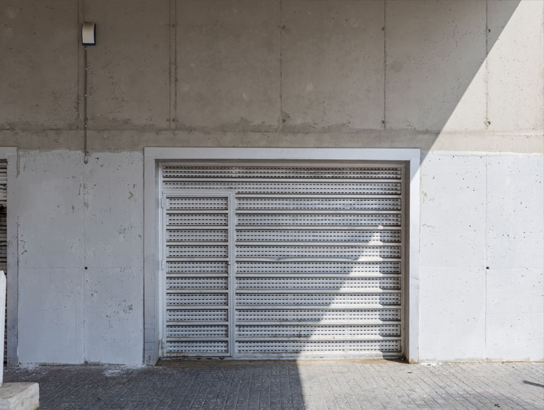 Imagen sobre Reparación de puertas de Parking en Badalona