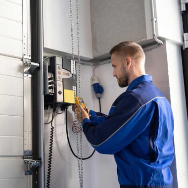 Imagen sobre Mantenimiento puertas de garaje