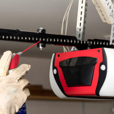 Imagen sobre Mantenimiento de puertas de Parking